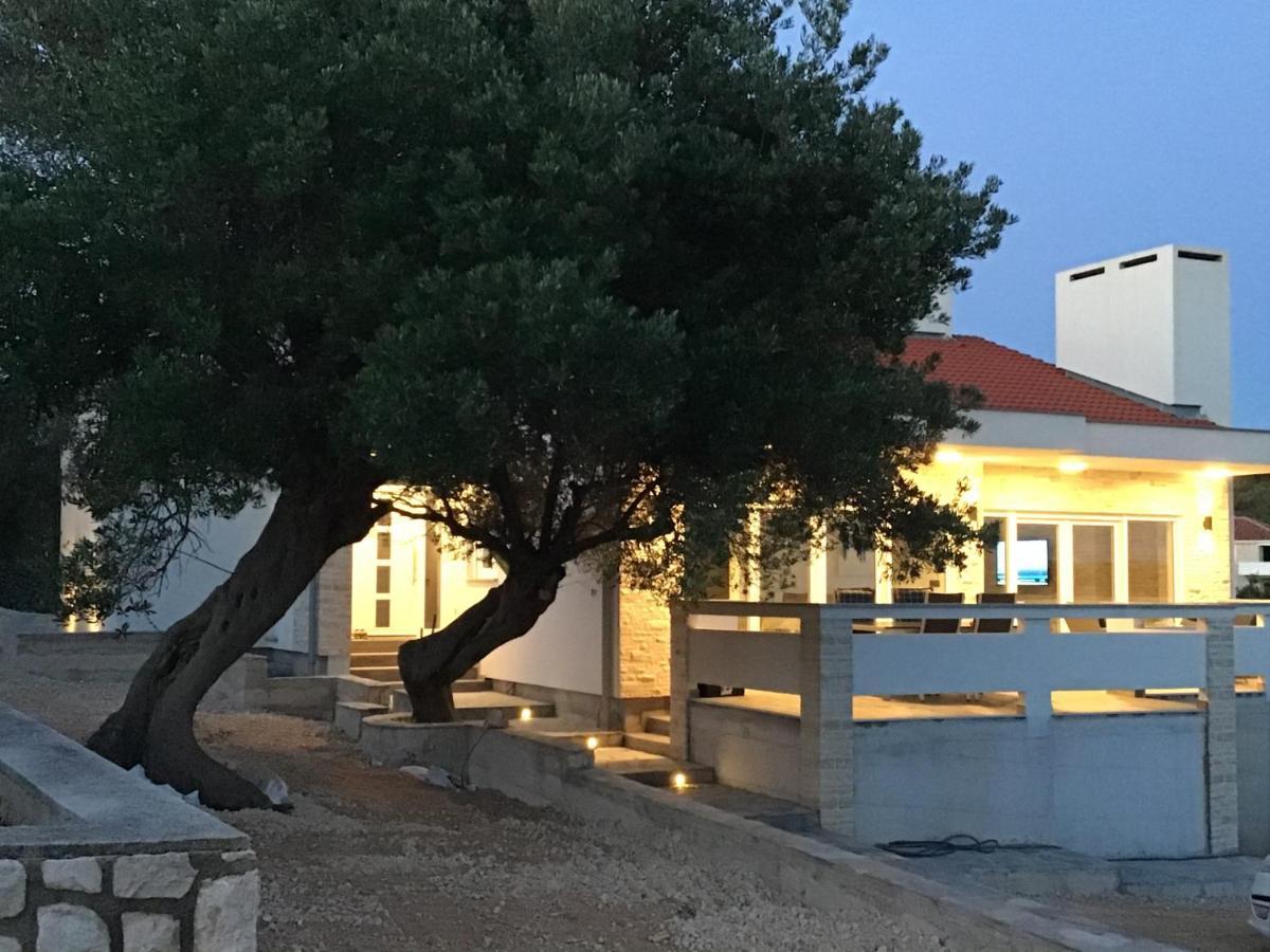 Moderner Bungalow Mit Meerblick Lun  Kültér fotó