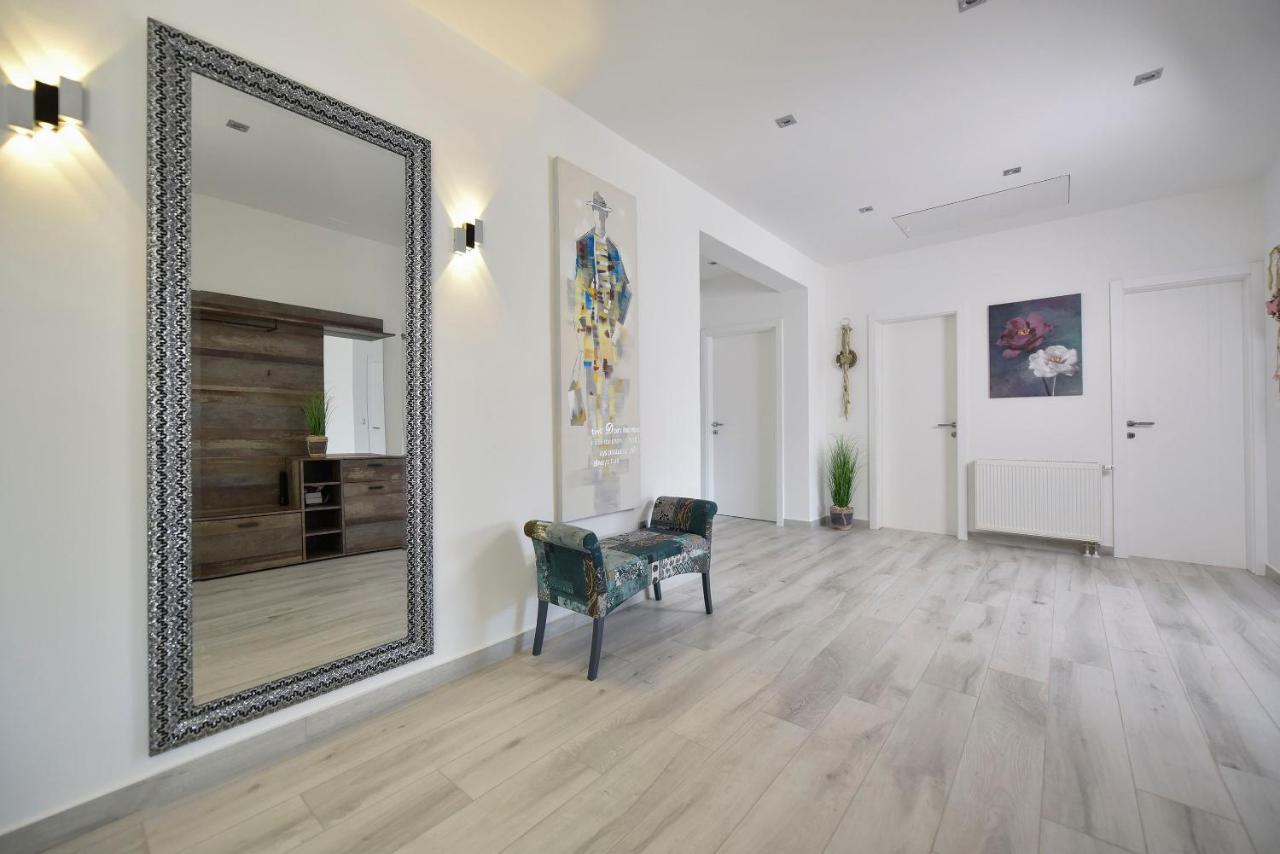 Moderner Bungalow Mit Meerblick Lun  Kültér fotó