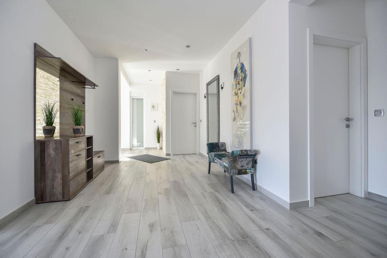 Moderner Bungalow Mit Meerblick Lun  Kültér fotó