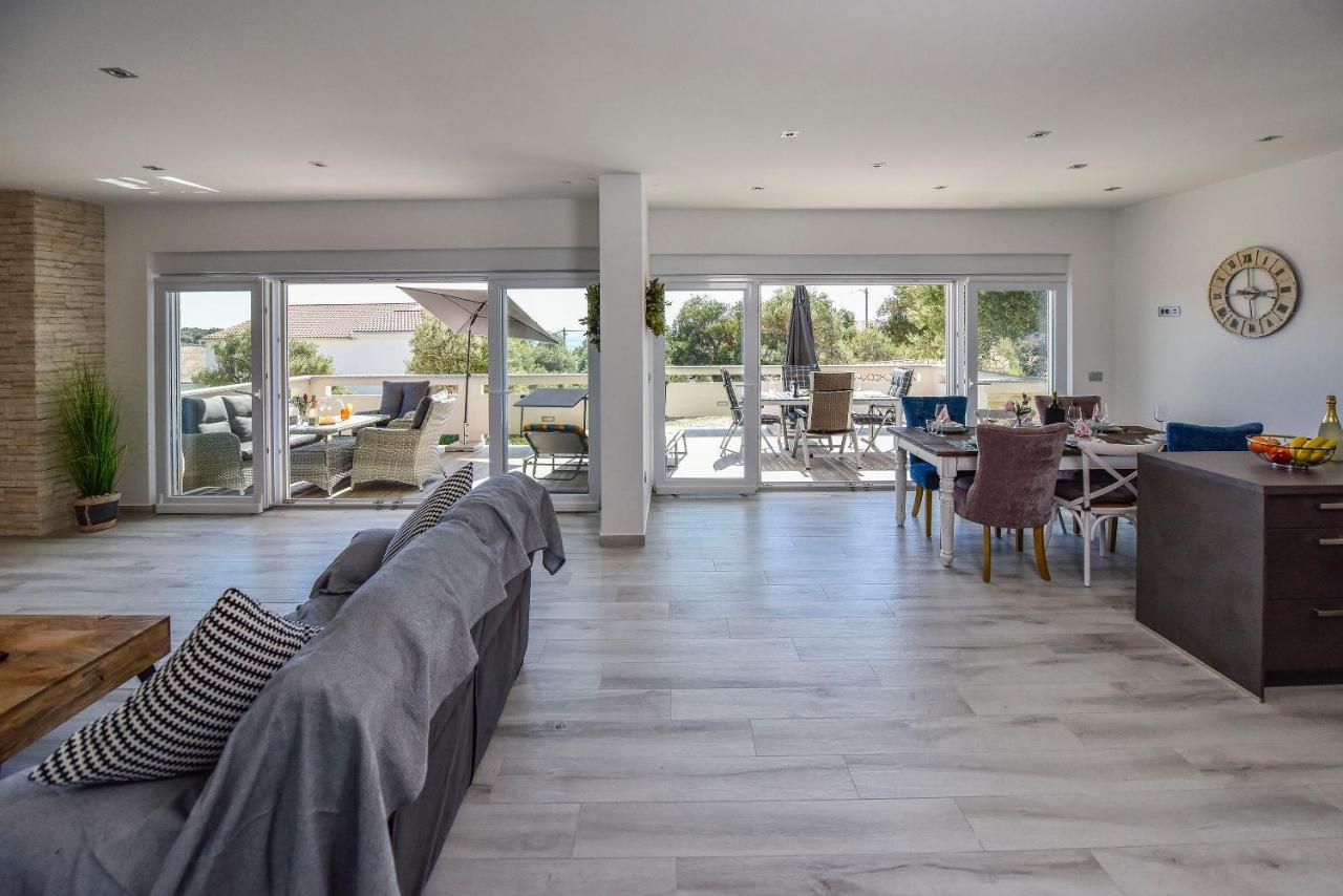 Moderner Bungalow Mit Meerblick Lun  Kültér fotó