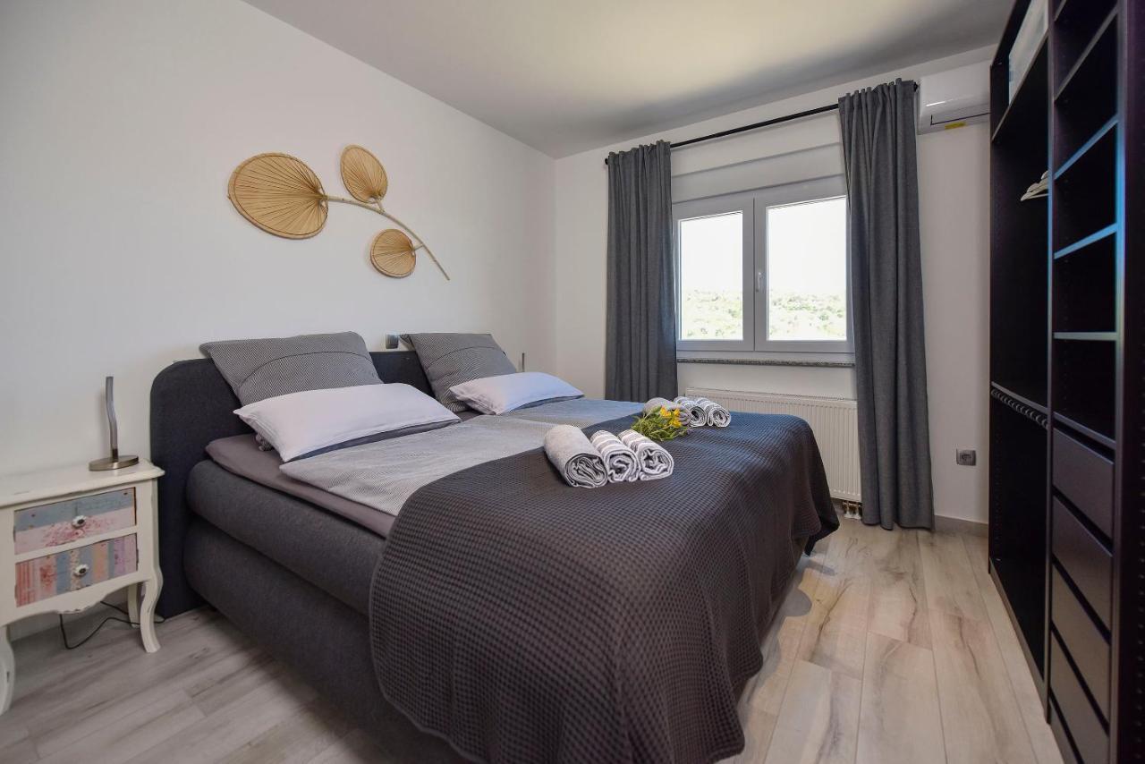 Moderner Bungalow Mit Meerblick Lun  Kültér fotó