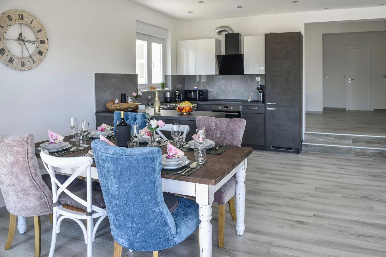 Moderner Bungalow Mit Meerblick Lun  Kültér fotó